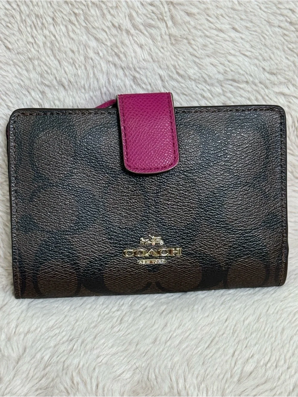 Coach Original Signature Bi-Fold Medium Corner Zip Wallet – Dark Brown/Burgundy